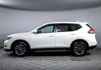 Подержанный автомобиль Nissan Rogue 2016 года (8 фото)
