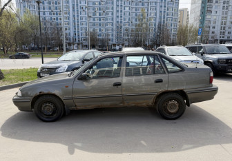 Подержанный автомобиль Daewoo Nexia Sedan 2003 года (8 фото)