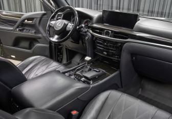 Подержанный автомобиль Lexus LX 2020 года (11 фото)