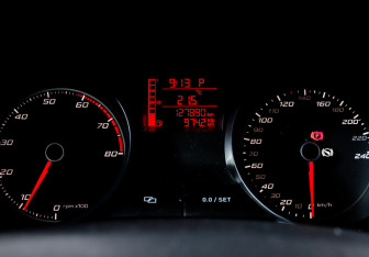 Подержанный автомобиль SEAT Ibiza Hatchback 2012 года (11 фото)