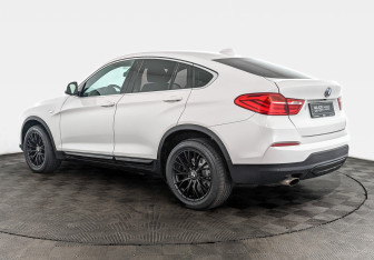 Подержанный автомобиль BMW X4 2018 года (7 фото)