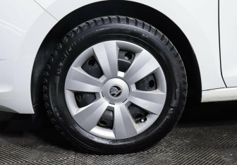 Подержанный автомобиль Skoda Rapid Liftback 2016 года (6 фото)