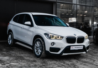 Подержанный автомобиль BMW X1 2017 года (3 фото)