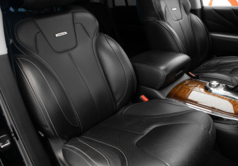 Подержанный автомобиль Infiniti QX80 2017 года (32 фото)