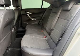 Подержанный автомобиль Opel Insignia Sedan 2011 года (11 фото)