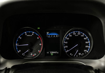 Подержанный автомобиль Toyota RAV4 2018 года (11 фото)