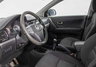 Подержанный автомобиль SsangYong Actyon 2013 года (10 фото)