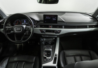 Подержанный автомобиль Audi A4 Sedan 2018 года (11 фото)
