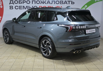 Подержанный автомобиль Lynk&Co 09 2022 года (6 фото)