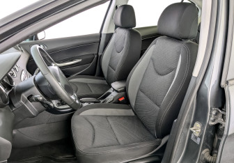 Подержанный автомобиль Peugeot 408 2016 года (19 фото)