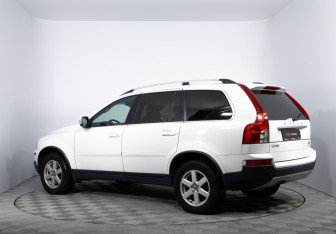 Подержанный автомобиль Volvo XC90 2011 года (7 фото)