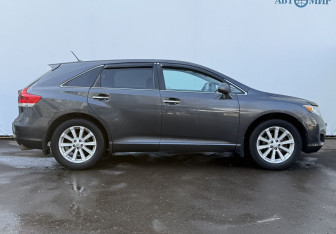 Подержанный автомобиль Toyota Venza 2010 года (4 фото)