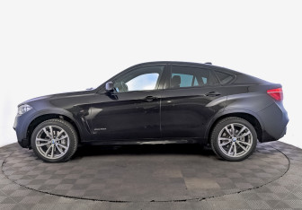 Подержанный автомобиль BMW X6 2018 года (8 фото)