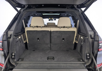 Подержанный автомобиль BMW X7 2024 года (11 фото)