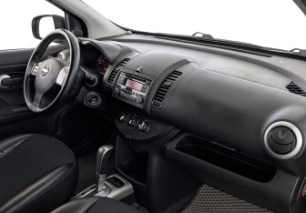 Подержанный автомобиль Nissan Note 2013 года (13 фото)