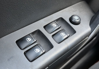 Подержанный автомобиль Chevrolet Aveo Hatchback 2011 года (15 фото)