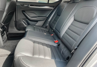 Подержанный автомобиль Skoda Superb Liftback 2025 года (10 фото)