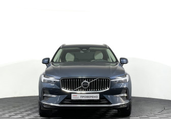 Подержанный автомобиль Volvo XC60 2021 года (2 фото)