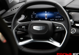 Подержанный автомобиль Geely Preface 2024 года (13 фото)