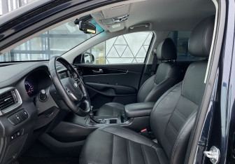 Подержанный автомобиль Kia Sorento 2018 года (22 фото)