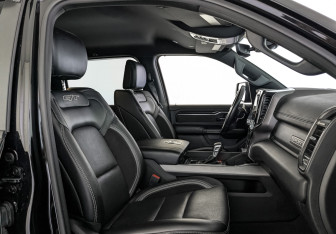 Подержанный автомобиль Dodge Durango 2022 года (23 фото)