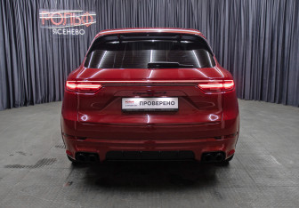 Подержанный автомобиль Porsche Cayenne 2021 года (6 фото)