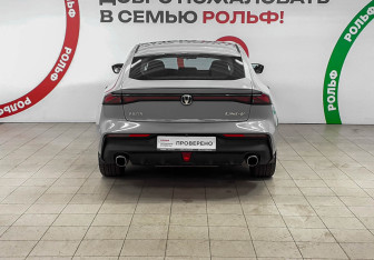 Подержанный автомобиль Changan UNI-V 2023 года (24 фото)