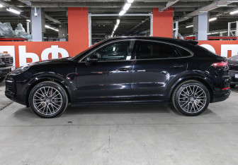 Подержанный автомобиль Porsche Cayenne 2020 года (8 фото)