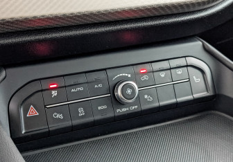 Подержанный автомобиль Haval F7 2023 года (21 фото)