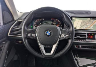 Подержанный автомобиль BMW X5 2019 года (26 фото)