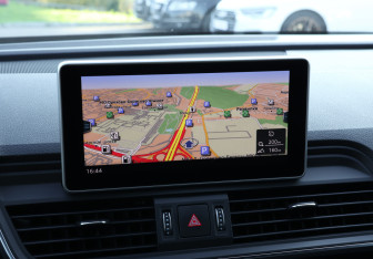 Подержанный автомобиль Audi Q5 2019 года (19 фото)