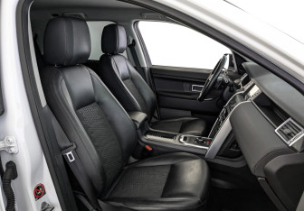 Подержанный автомобиль Land Rover Discovery Sport 2019 года (23 фото)