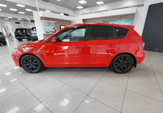 Подержанный автомобиль Mazda 3 Hatchback 2007 года (8 фото)