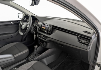 Подержанный автомобиль Skoda Rapid Liftback 2021 года (11 фото)