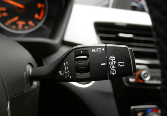 Подержанный автомобиль BMW X1 2015 года (17 фото)