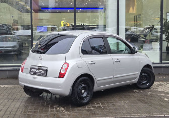 Подержанный автомобиль Nissan Micra Hatchback 2010 года (8 фото)