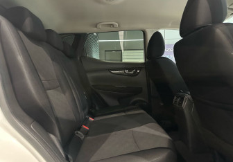 Подержанный автомобиль Nissan Qashqai 2016 года (11 фото)