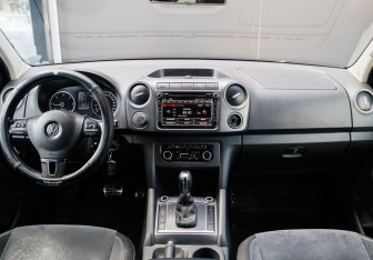 Подержанный автомобиль Volkswagen Amarok 2013 года (17 фото)