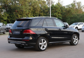 Подержанный автомобиль Mercedes-Benz GLE 2018 года (5 фото)