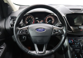 Подержанный автомобиль Ford Kuga 2018 года (14 фото)