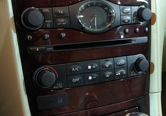 Подержанный автомобиль Infiniti QX50 2015 года (21 фото)