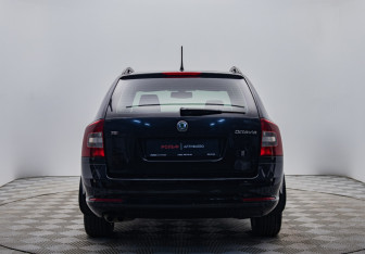 Подержанный автомобиль Skoda Octavia Wagon 2012 года (4 фото)