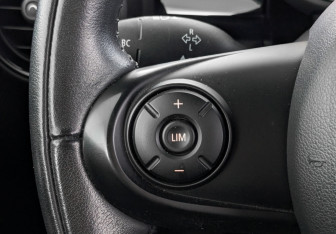 Подержанный автомобиль MINI Hatch 2019 года (27 фото)