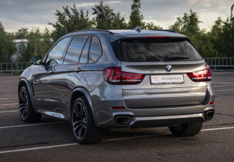 Подержанный автомобиль BMW X5 2018 года (9 фото)