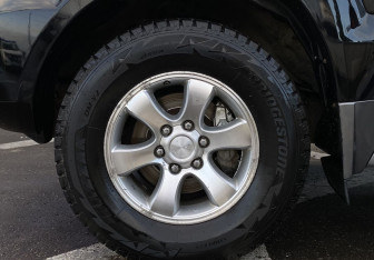 Подержанный автомобиль Toyota Land Cruiser Prado 2004 года (9 фото)