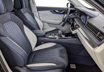 Подержанный автомобиль Hongqi HS5 2023 года (24 фото)