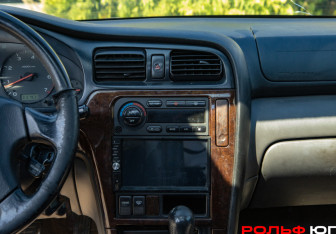 Подержанный автомобиль Subaru Outback Wagon 2000 года (13 фото)
