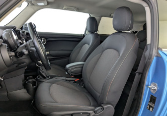 Подержанный автомобиль MINI Hatch 2017 года (20 фото)