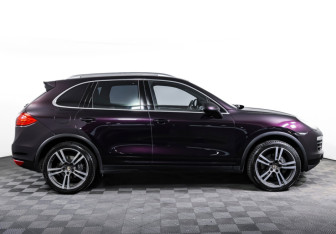Подержанный автомобиль Porsche Cayenne 2012 года (4 фото)