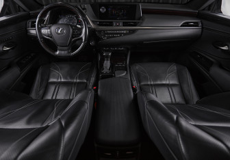 Подержанный автомобиль Lexus ES 2020 года (27 фото)